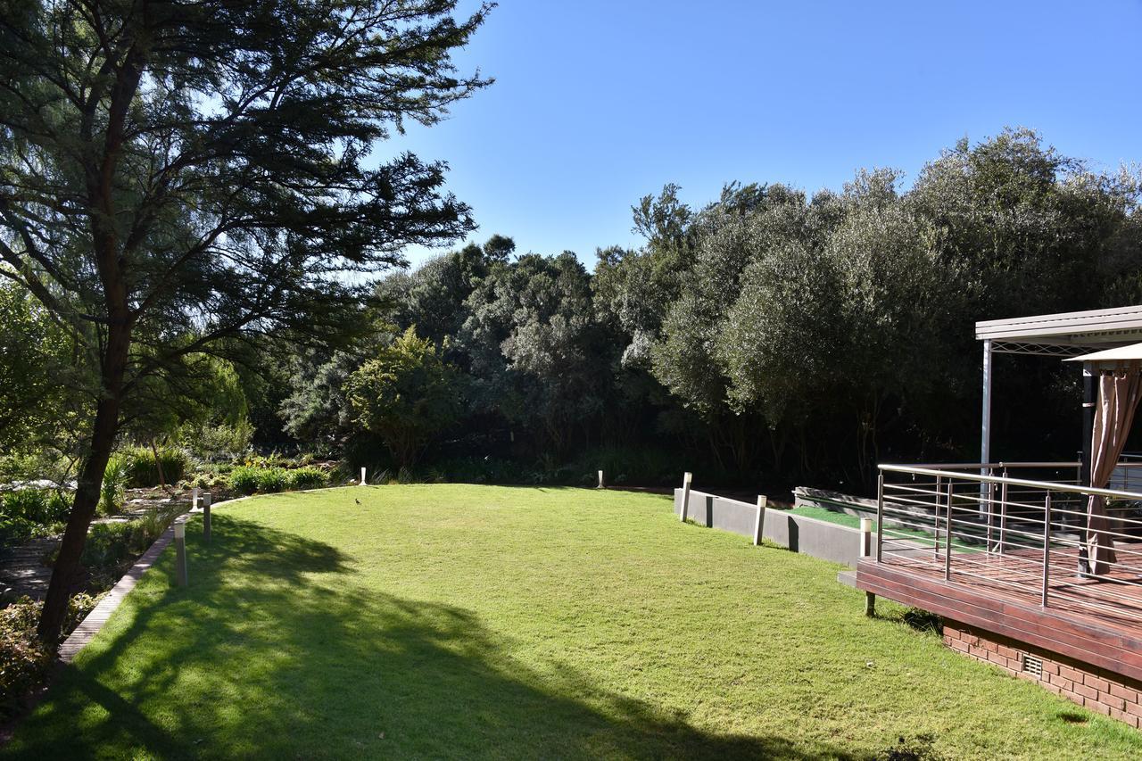 Tredenham Boutique Hotel Bloemfontein Bagian luar foto The cricket field at the University of Stellenbosch