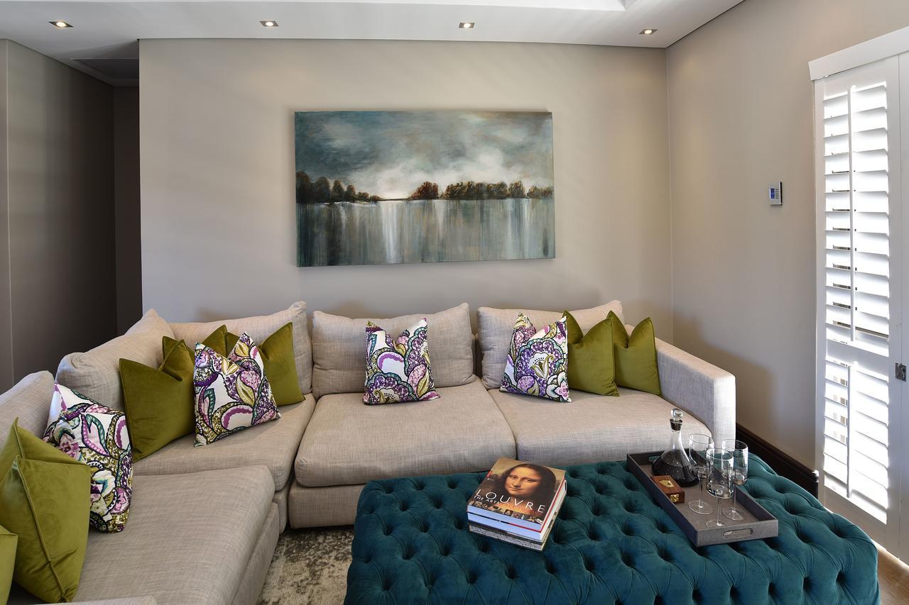 Tredenham Boutique Hotel Bloemfontein Bagian luar foto A painting by the artist