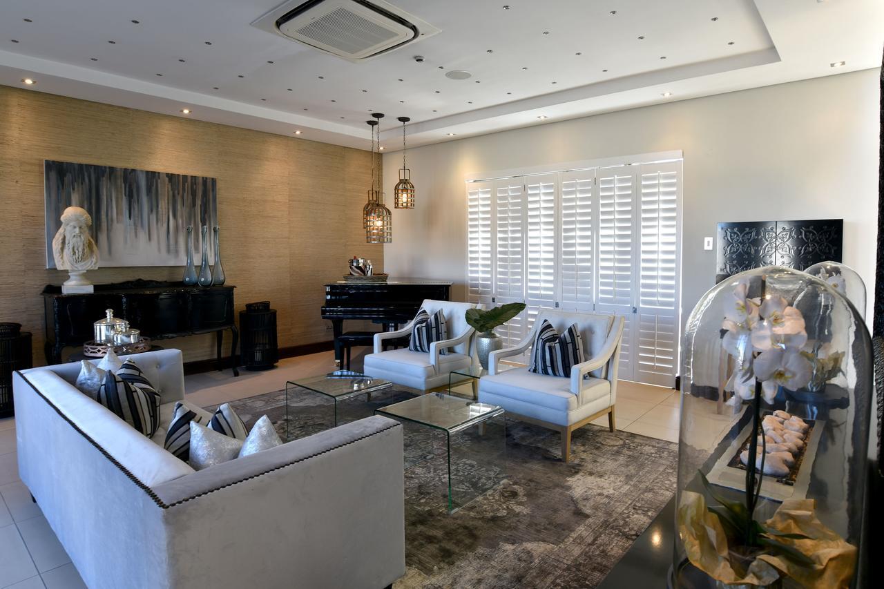 Tredenham Boutique Hotel Bloemfontein Bagian luar foto Interior of a home in the suburb of Waterfall, Gauteng, South Africa