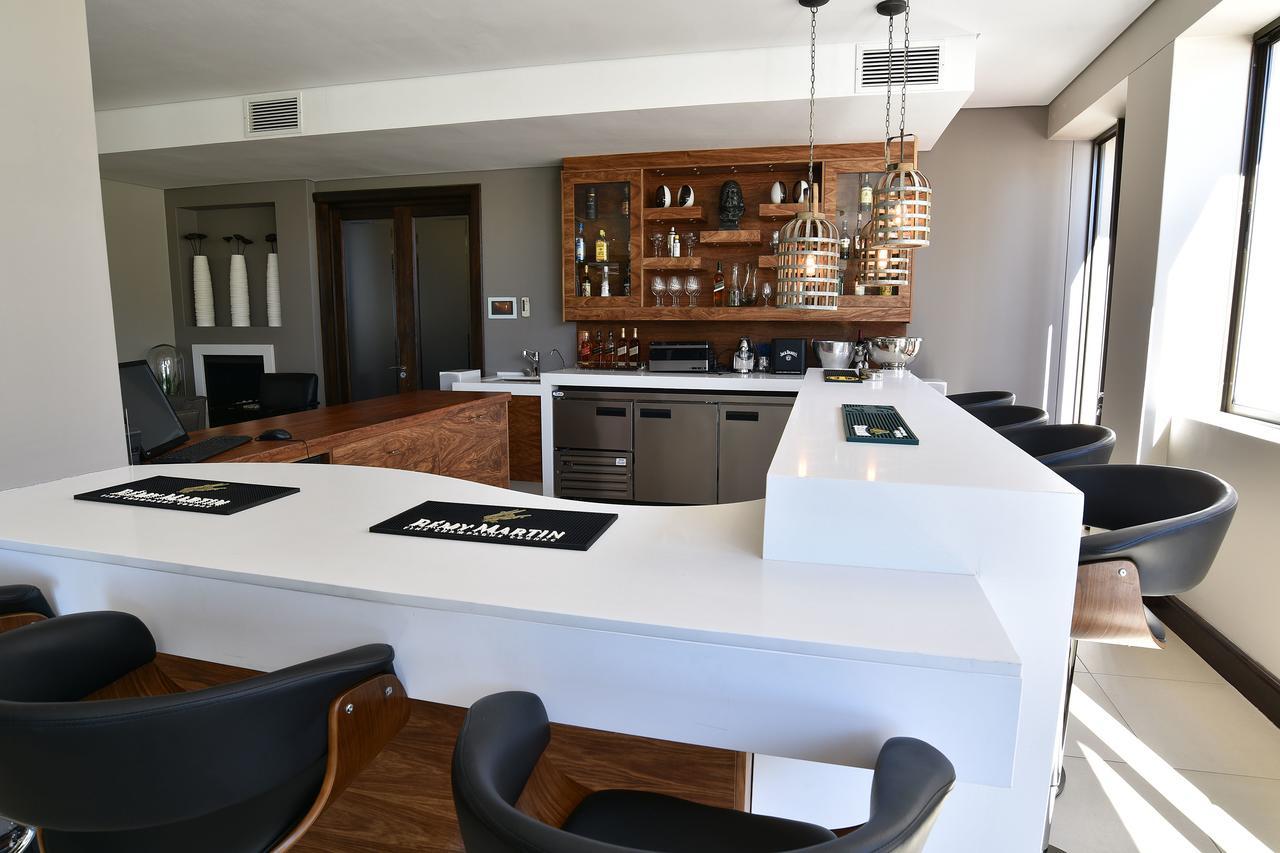 Tredenham Boutique Hotel Bloemfontein Bagian luar foto A modern kitchen