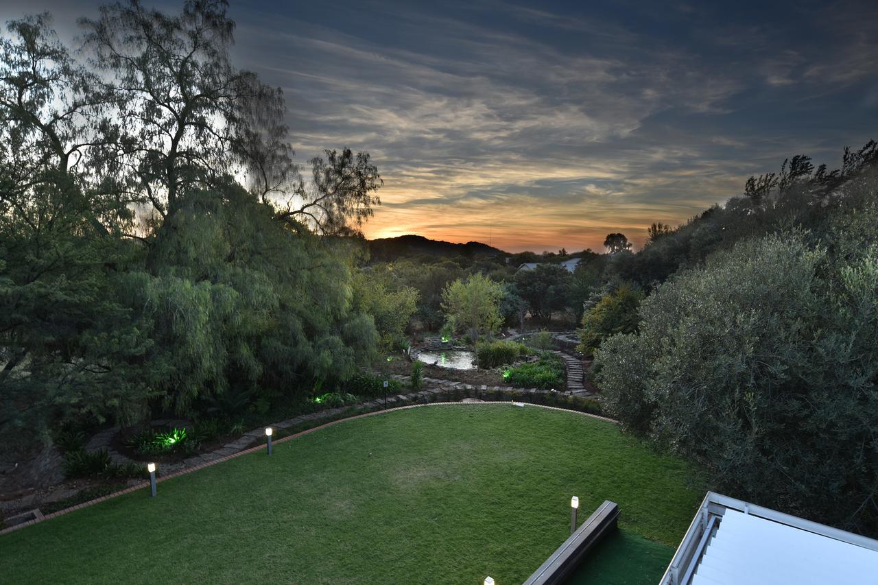 Tredenham Boutique Hotel Bloemfontein Bagian luar foto The property's grounds